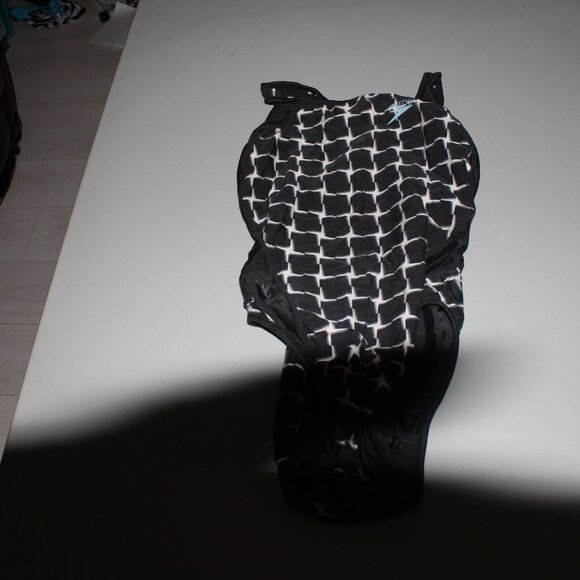 Black & White Reversibile 1 Pcs Speedo Swimsuit Size Large - Picture 6 of 10